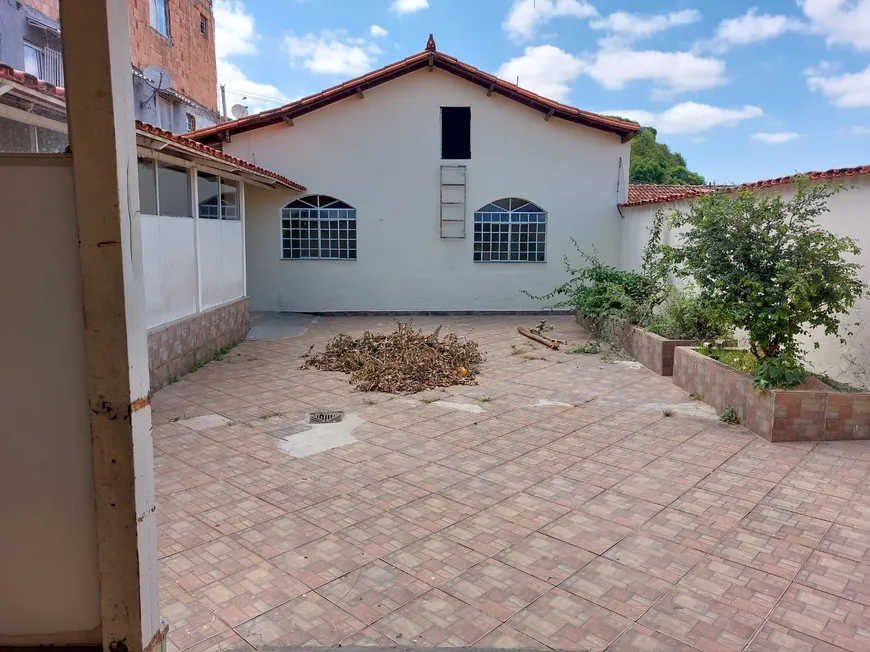 Foto 1 de Casa com 4 Quartos à venda, 239m² em Novo Progresso, Contagem