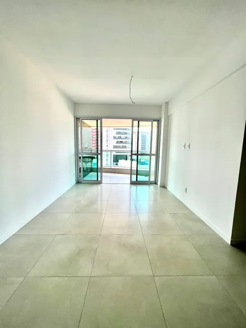 Foto 1 de Apartamento com 2 Quartos à venda, 75m² em Caminho Das Árvores, Salvador