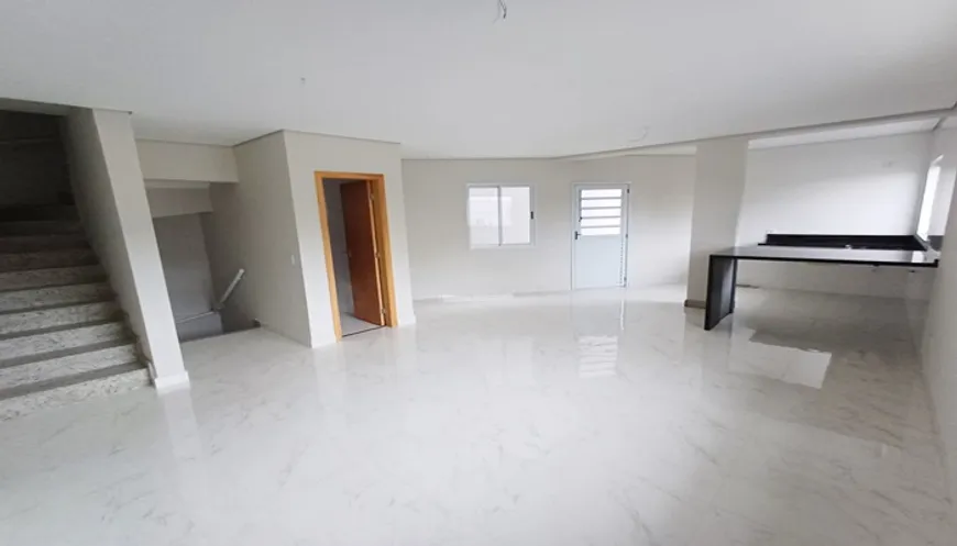 Foto 1 de Sobrado com 3 Quartos à venda, 128m² em Vila Guedes, São Paulo