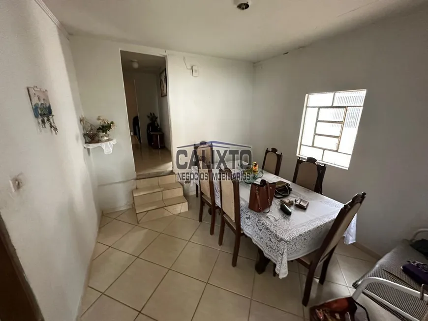 Foto 1 de Casa com 2 Quartos à venda, 233m² em Daniel Fonseca, Uberlândia