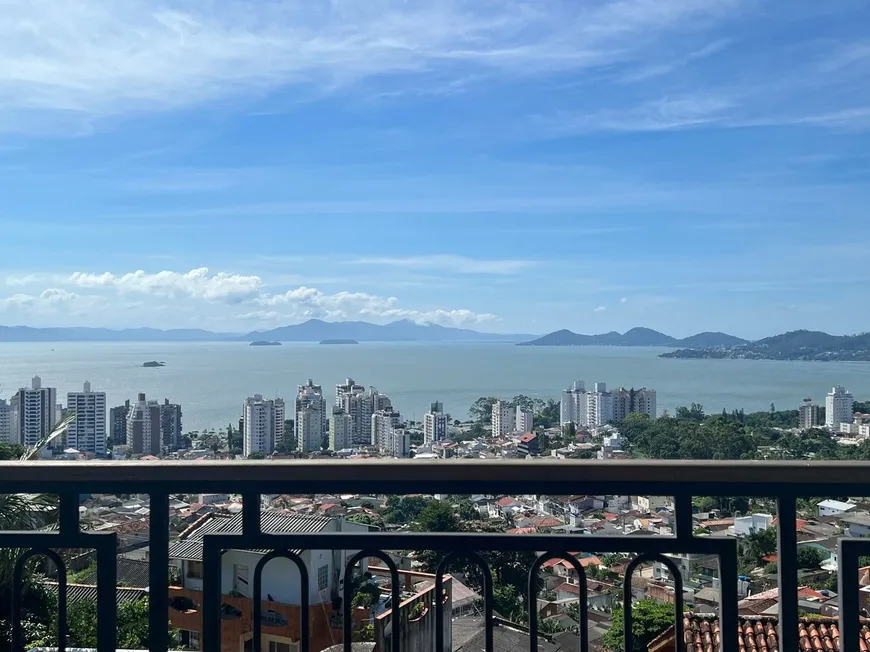 Foto 1 de Casa com 4 Quartos à venda, 347m² em Morro da Cruz, Florianópolis