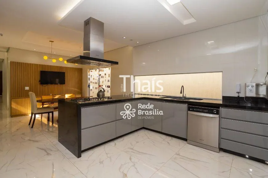 Foto 1 de Casa de Condomínio com 5 Quartos à venda, 300m² em Setor Habitacional Vicente Pires, Brasília