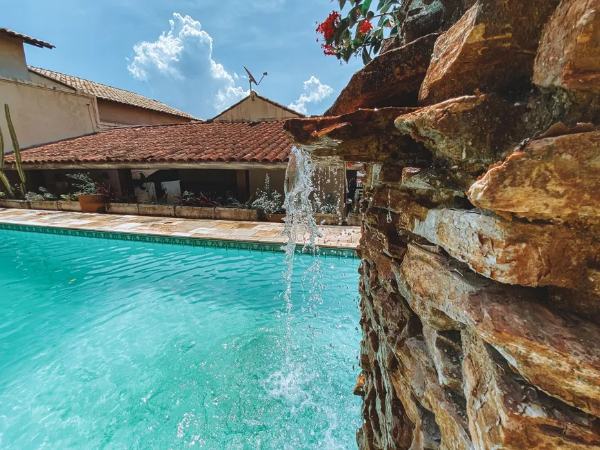 Foto 1 de Casa com 4 Quartos para venda ou aluguel, 120m² em Pendotiba, Niterói