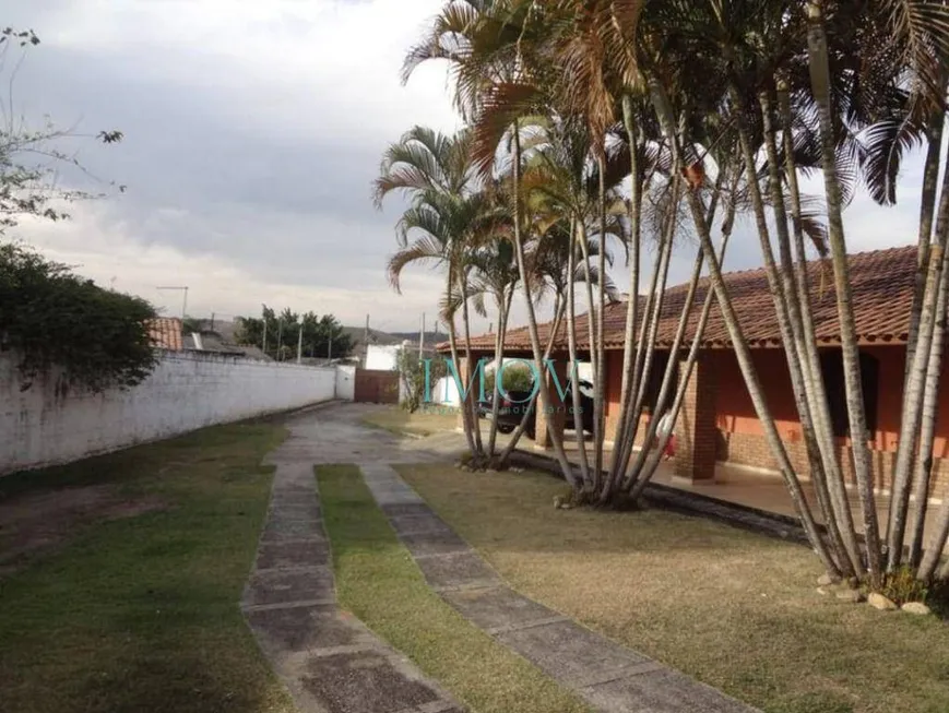 Foto 1 de Fazenda/Sítio com 4 Quartos à venda, 230m² em Putim, São José dos Campos