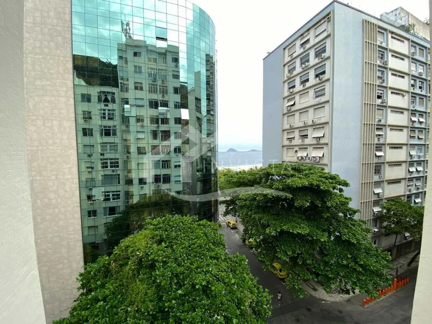 Foto 1 de Apartamento com 3 Quartos à venda, 110m² em Leme, Rio de Janeiro