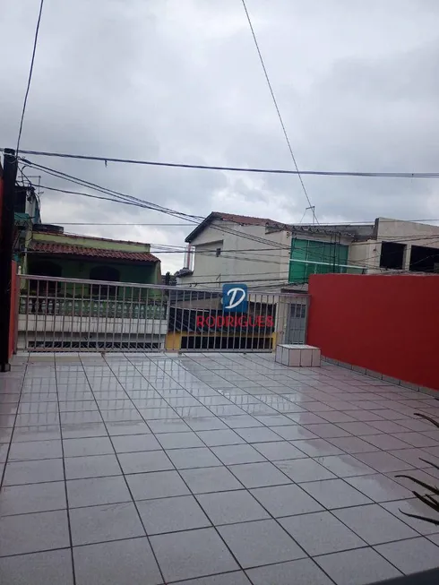 Foto 1 de Sobrado com 4 Quartos à venda, 250m² em Jardim Santa Rita, Diadema