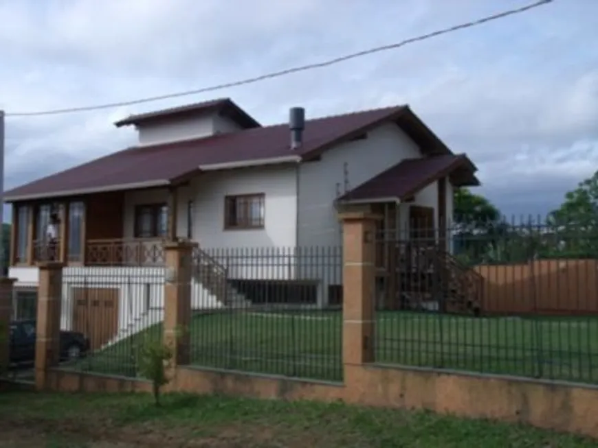 Foto 1 de Casa com 3 Quartos à venda, 300m² em Vila Nova, Porto Alegre
