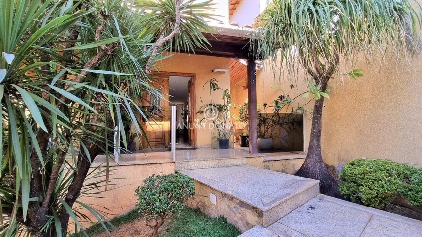 Foto 1 de Casa com 5 Quartos à venda, 494m² em Santa Lúcia, Belo Horizonte