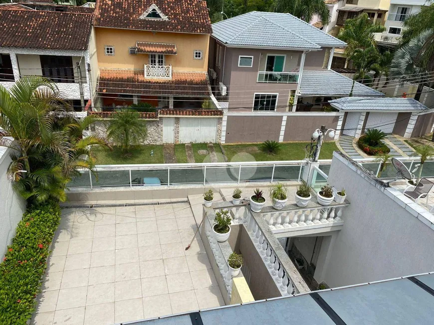 Foto 1 de Casa de Condomínio com 2 Quartos à venda, 240m² em Taquara, Rio de Janeiro