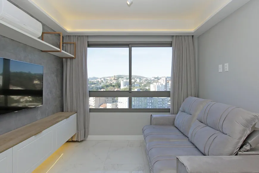 Foto 1 de Apartamento com 2 Quartos à venda, 60m² em Centro Histórico, Porto Alegre