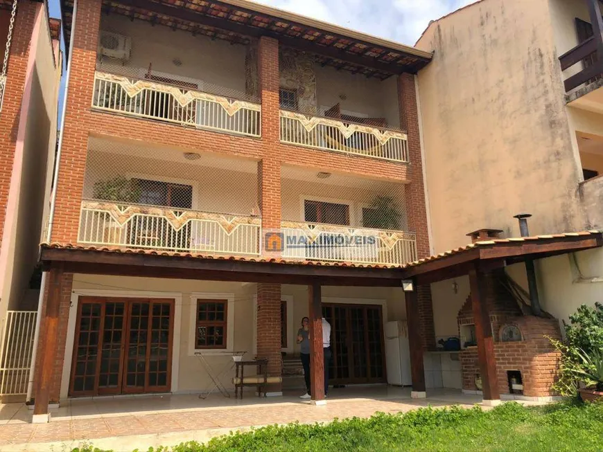 Foto 1 de Casa com 3 Quartos à venda, 315m² em Jardim Pacaembu, Atibaia
