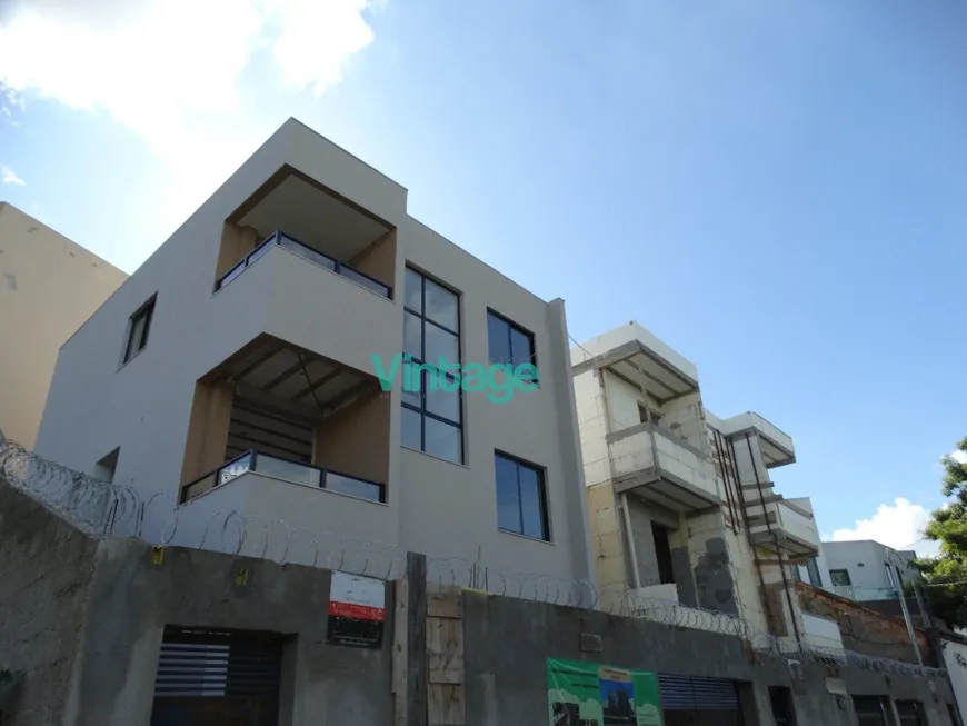 Foto 1 de Casa com 3 Quartos à venda, 150m² em Cabral, Contagem