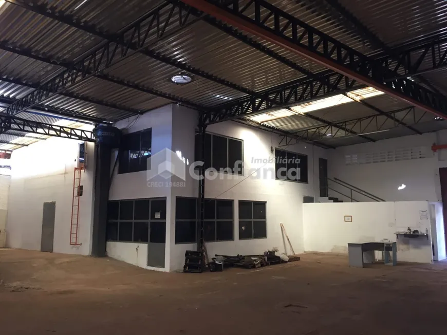 Foto 1 de Galpão/Depósito/Armazém à venda, 1100m² em Couto Fernandes, Fortaleza