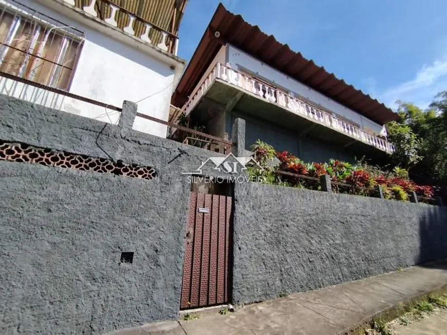 Foto 1 de Casa com 3 Quartos à venda, 250m² em Simeria, Petrópolis