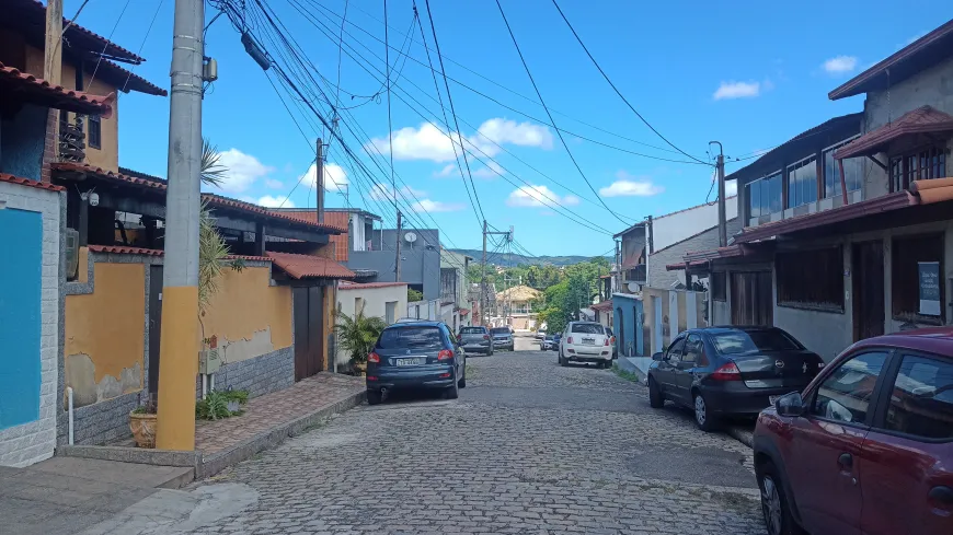 Foto 1 de Sobrado com 4 Quartos à venda, 225m² em Campo Grande, Rio de Janeiro