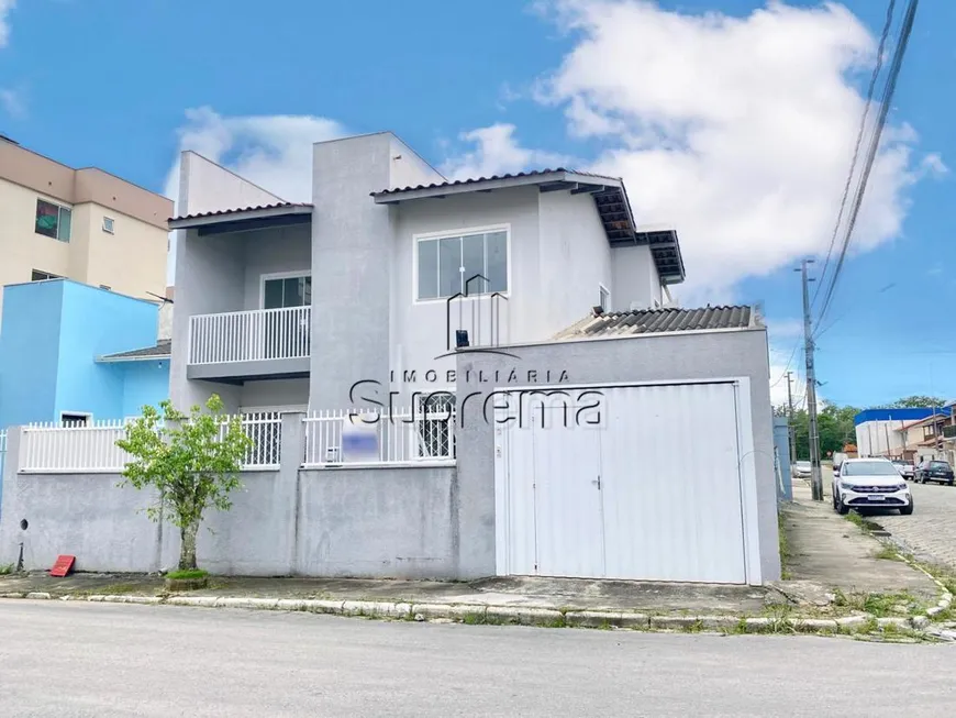 Foto 1 de Casa com 4 Quartos à venda, 168m² em Murta, Itajaí