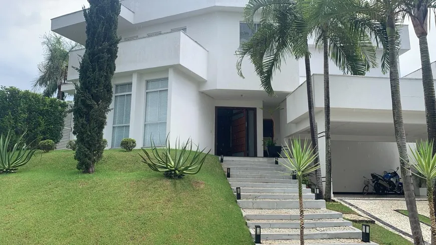 Foto 1 de Casa de Condomínio com 5 Quartos à venda, 399m² em Residencial Alphaville Flamboyant, Goiânia