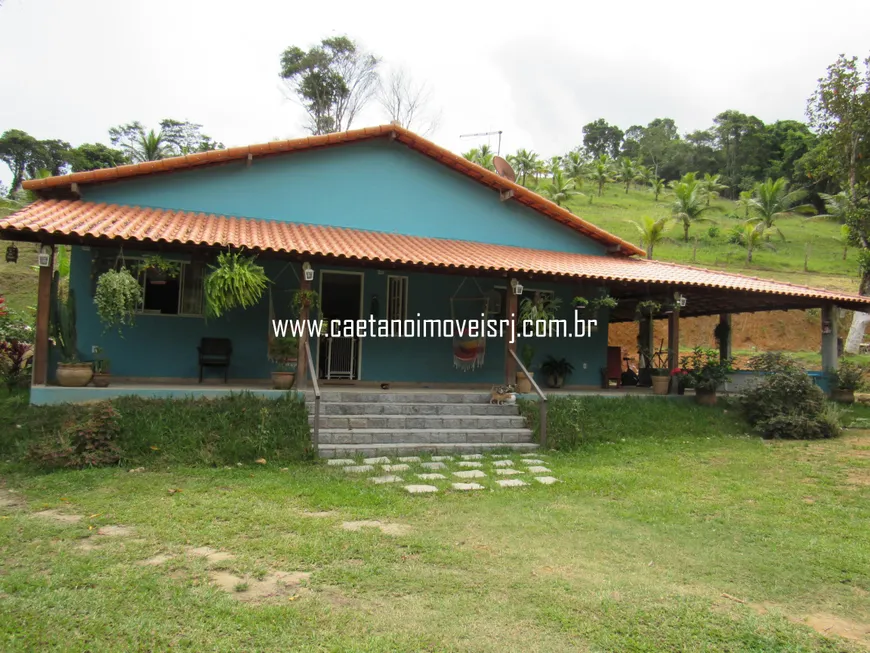 Foto 1 de Fazenda/Sítio com 3 Quartos à venda, 10000m² em Papucaia, Cachoeiras de Macacu