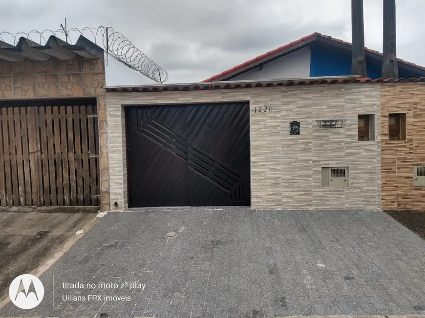 Foto 1 de Casa com 2 Quartos à venda, 49m² em Jardim Magalhães, Itanhaém