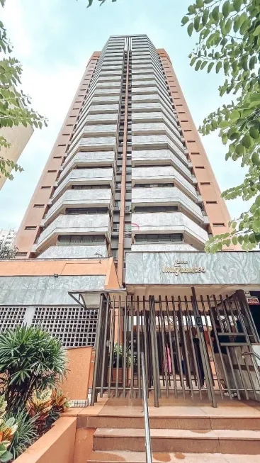 Foto 1 de Apartamento com 3 Quartos à venda, 159m² em Centro, Londrina