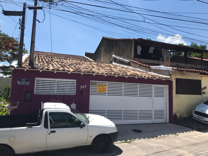 Foto 1 de Casa com 4 Quartos à venda, 178m² em Nova Macaé, Macaé