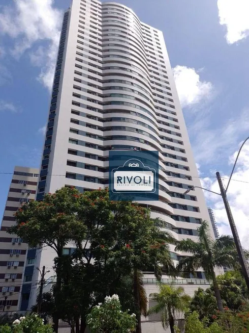 Foto 1 de Apartamento com 4 Quartos à venda, 205m² em Jaqueira, Recife