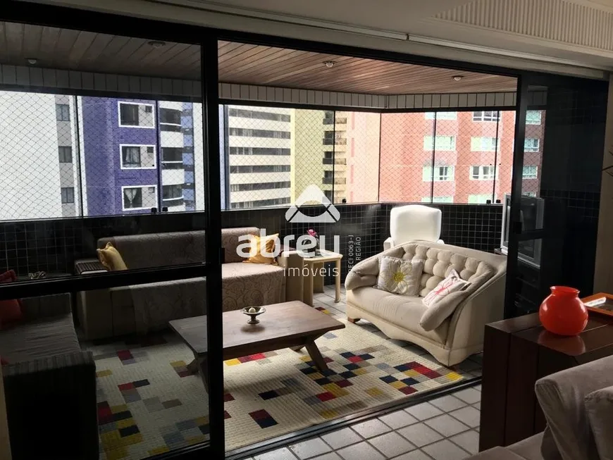 Foto 1 de Apartamento com 3 Quartos à venda, 200m² em Petrópolis, Natal