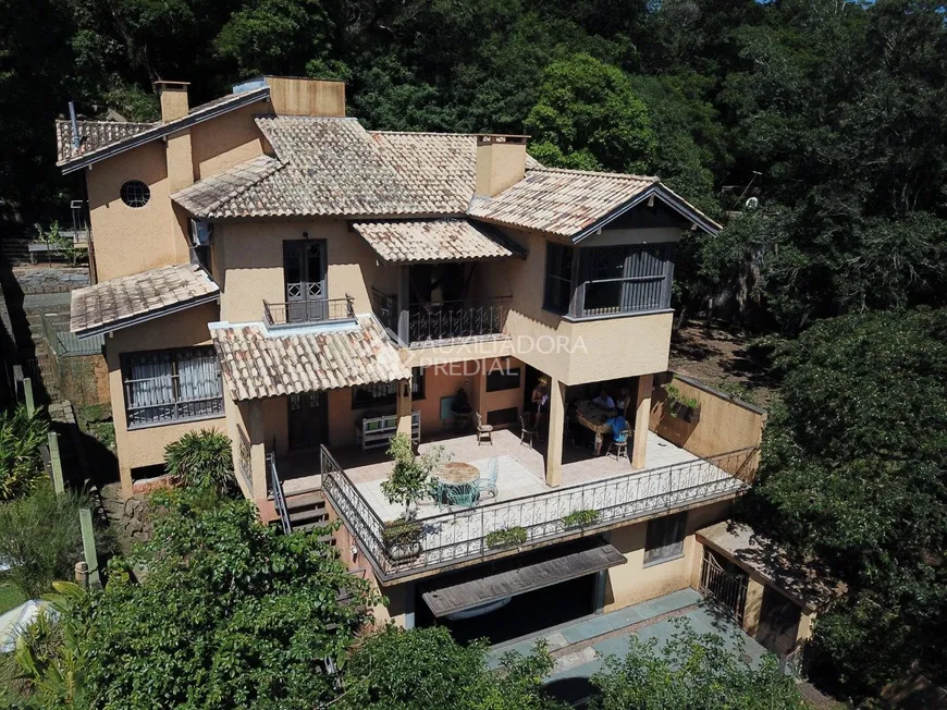 Foto 1 de Casa com 3 Quartos à venda, 323m² em Ipanema, Porto Alegre