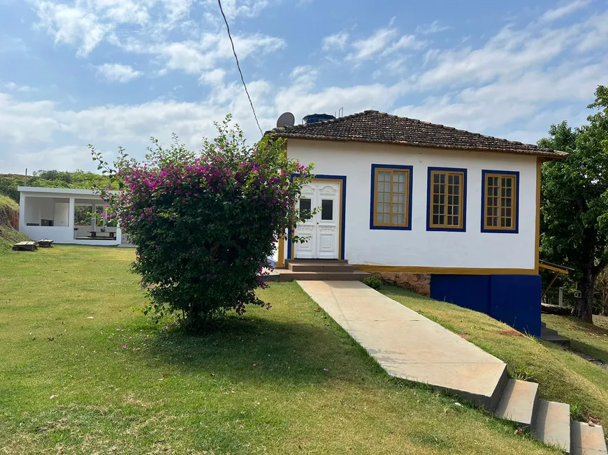 Foto 1 de Fazenda/Sítio com 3 Quartos à venda, 1200m² em Zona Rural, São Lourenço