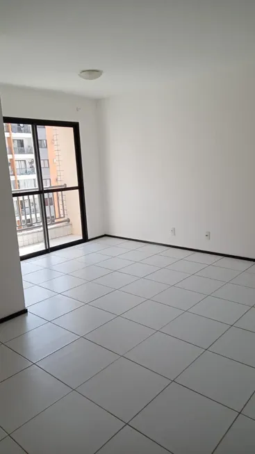 Foto 1 de Apartamento com 3 Quartos para alugar, 76m² em Calhau, São Luís