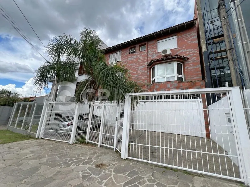 Foto 1 de Sobrado com 3 Quartos à venda, 154m² em Chácara das Pedras, Porto Alegre