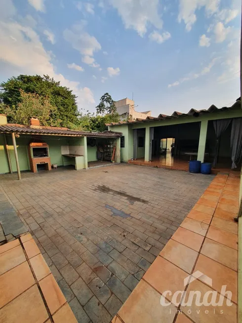 Foto 1 de Casa com 3 Quartos à venda, 214m² em Ipiranga, Ribeirão Preto