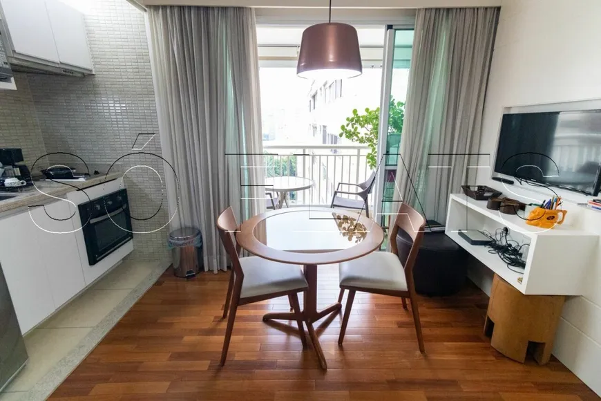 Foto 1 de Apartamento com 1 Quarto para alugar, 37m² em Jardins, São Paulo