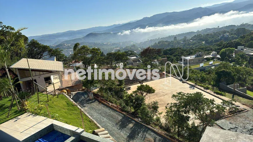 Foto 1 de Lote/Terreno à venda, 810m² em Veredas das Geraes, Nova Lima