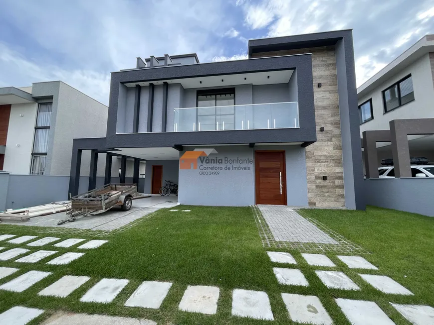 Foto 1 de Casa de Condomínio com 4 Quartos à venda, 242m² em São João do Rio Vermelho, Florianópolis
