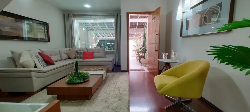 Foto 1 de Casa com 3 Quartos à venda, 118m² em Vila Santa Cecília, Volta Redonda