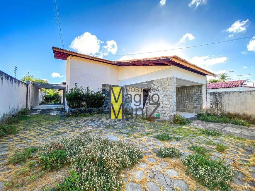 Foto 1 de Casa com 3 Quartos para alugar, 259m² em Engenheiro Luciano Cavalcante, Fortaleza