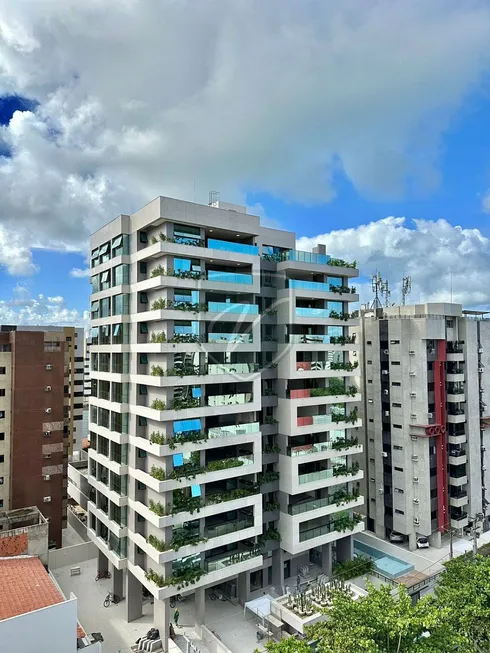 Foto 1 de Apartamento com 4 Quartos à venda, 227m² em Ponta Verde, Maceió