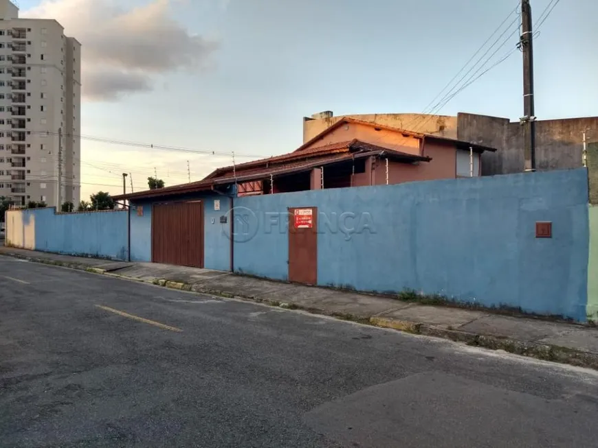 Foto 1 de Casa com 2 Quartos à venda, 220m² em Centro, Jacareí