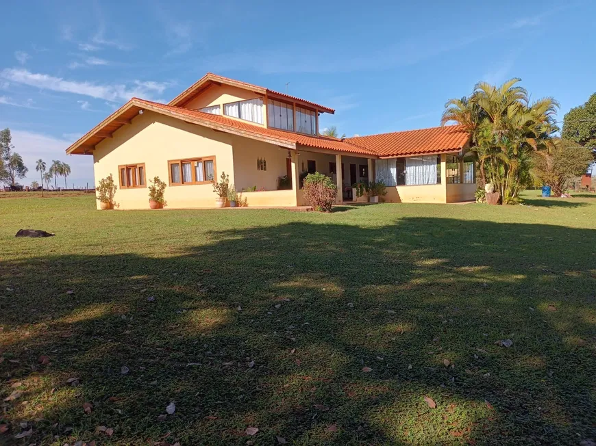 Foto 1 de Fazenda/Sítio com 4 Quartos à venda, 360m² em Area Rural de Avare, Avaré