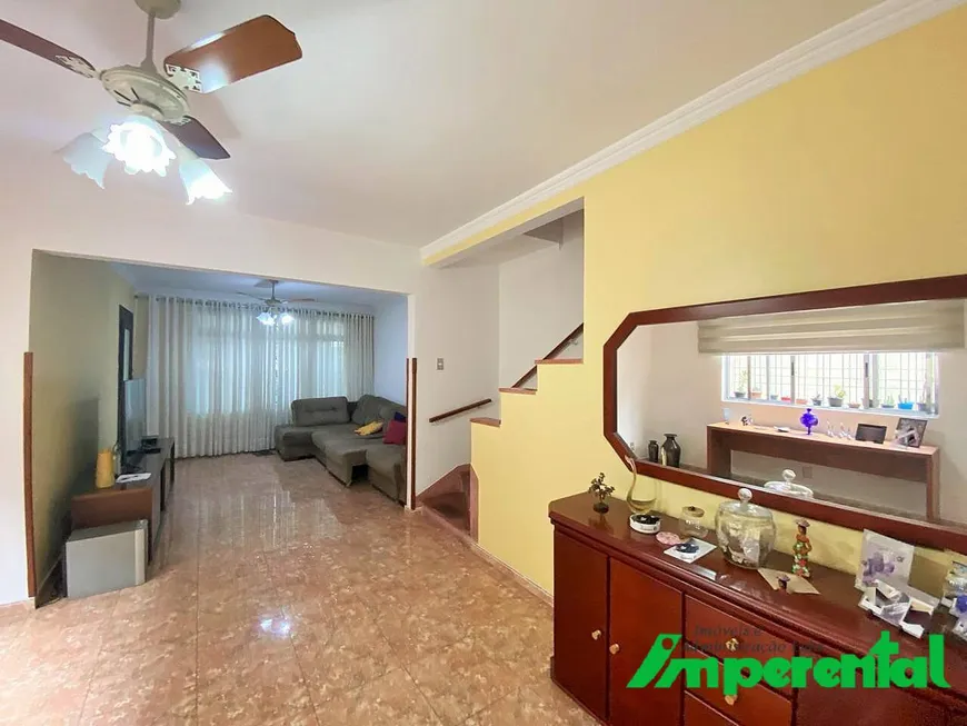 Foto 1 de Casa com 3 Quartos à venda, 185m² em Encruzilhada, Santos