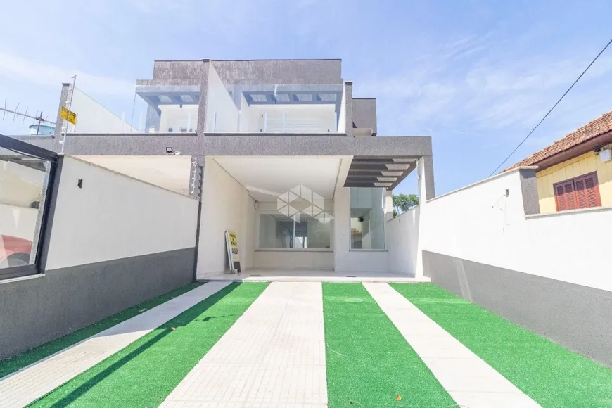 Foto 1 de Casa com 3 Quartos à venda, 229m² em Jardim Itú Sabará, Porto Alegre
