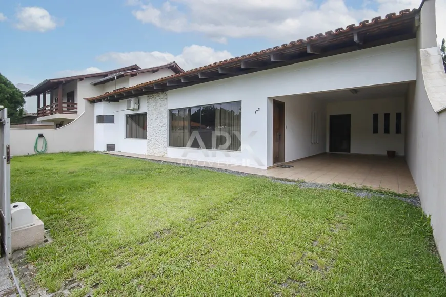 Foto 1 de Casa com 4 Quartos para venda ou aluguel, 230m² em Itoupava Norte, Blumenau