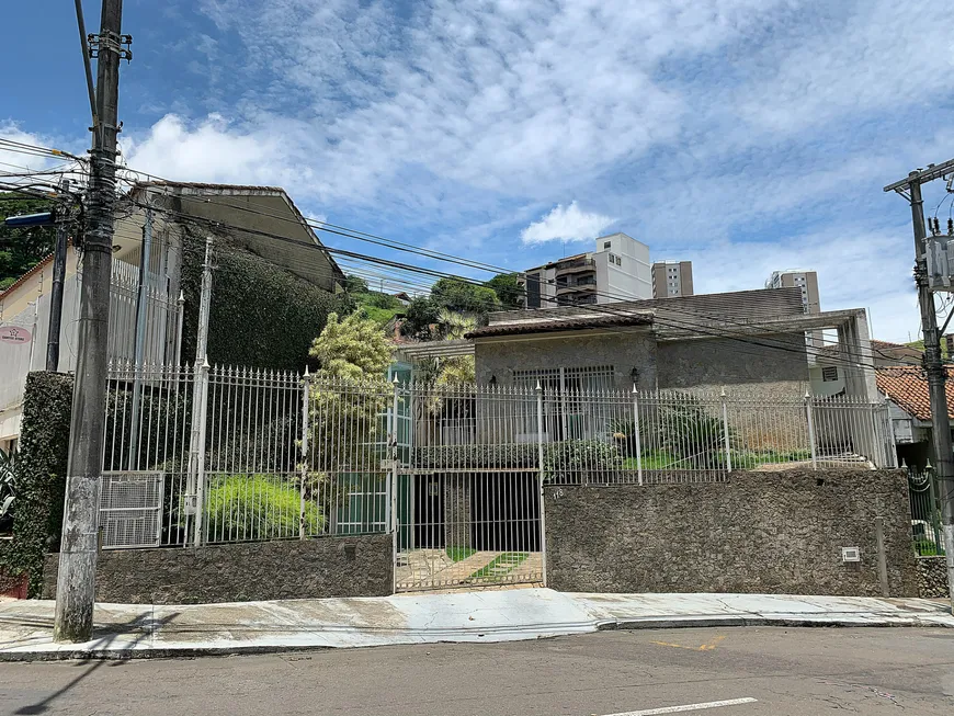 Foto 1 de Casa com 4 Quartos à venda, 210m² em Bom Pastor, Juiz de Fora
