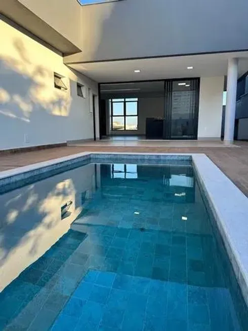 Foto 1 de Casa de Condomínio com 3 Quartos à venda, 216m² em Granada, Uberlândia