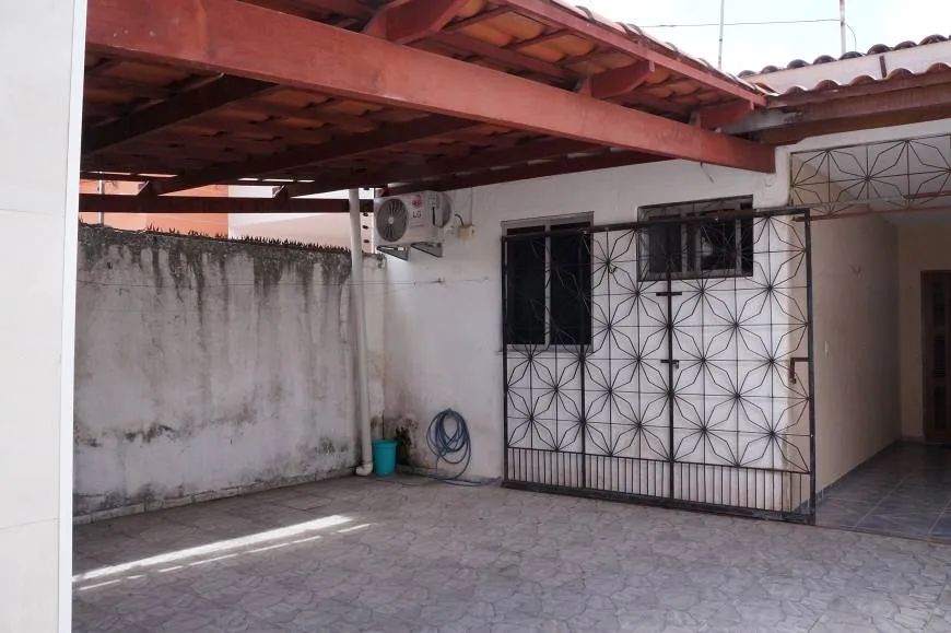 Foto 1 de Casa com 2 Quartos à venda, 160m² em Jardim Hebrom, São Paulo