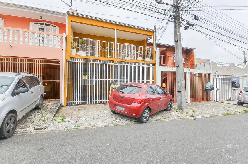 Foto 1 de Sobrado com 4 Quartos à venda, 140m² em Boqueirão, Curitiba