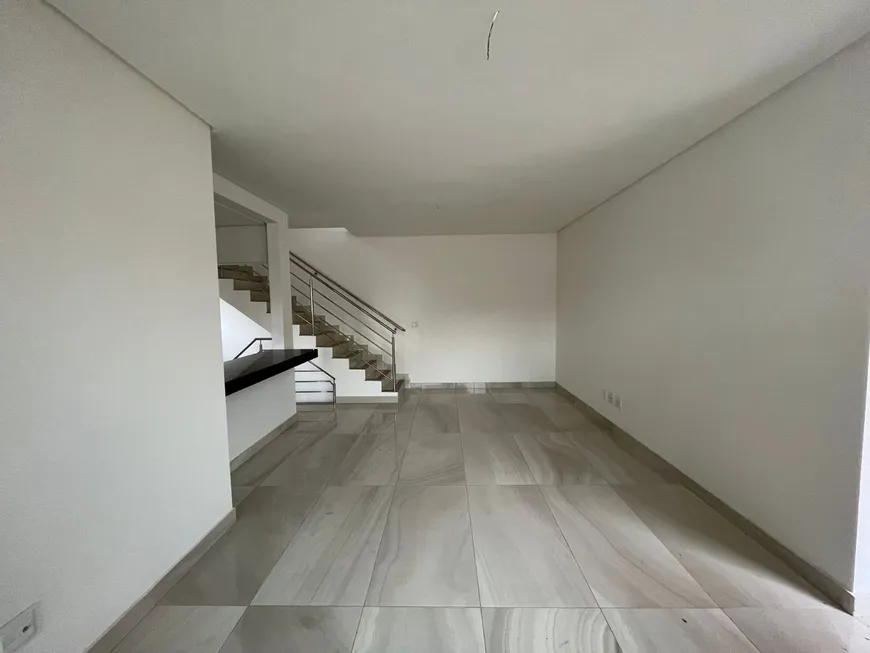 Foto 1 de Casa com 3 Quartos à venda, 140m² em Camilo Alves, Contagem