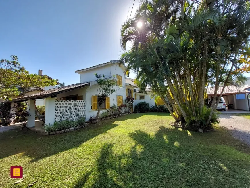 Foto 1 de Casa com 7 Quartos à venda, 234m² em Cachoeira do Bom Jesus, Florianópolis