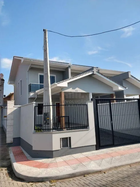 Foto 1 de Casa de Condomínio com 2 Quartos à venda, 92m² em Rio Grande, Palhoça